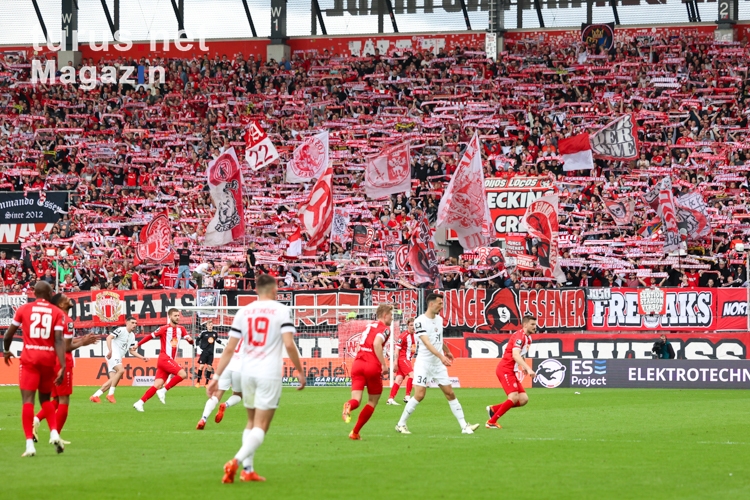 Schalparade West Rot-Weiss Essen vs. FC Ingolstadt 04 28.04.2024