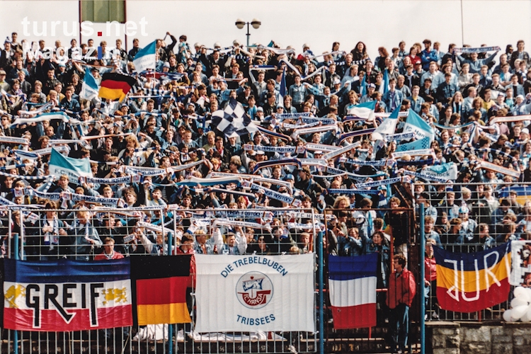 Fans des F.C. Hansa Rostock im Ostseestadion