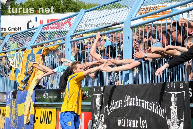 Der 1. FC Lok Leipzig feiert den Aufstieg in die Regionalliga