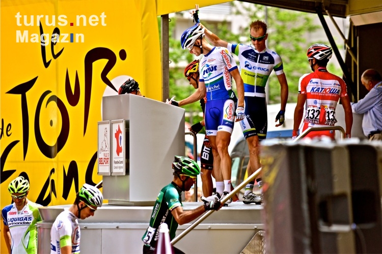 Einschreiben vor der 8. Etappe der Tour de France 2012