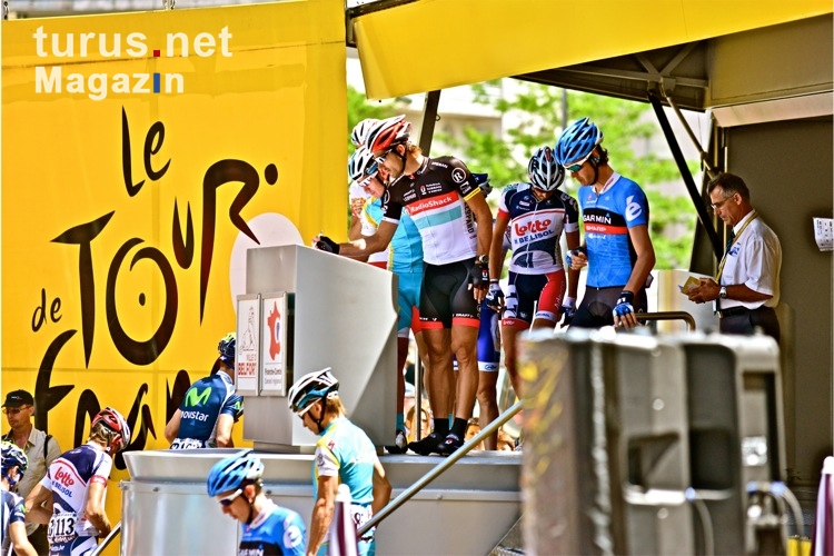 Fabian Cancellara beim Einschreiben vor der 8. Etappe