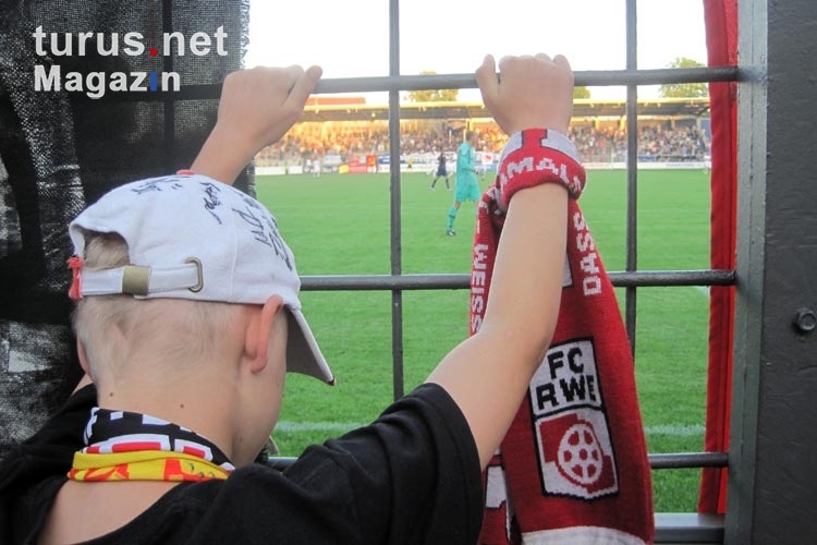 Anhänger des FC Rot-Weiß Erfurt beim SV Babelsberg 03, 2011
