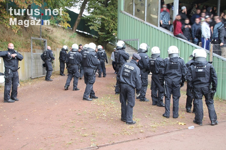 Polizeieinsatz vor Heimblock A Remscheid