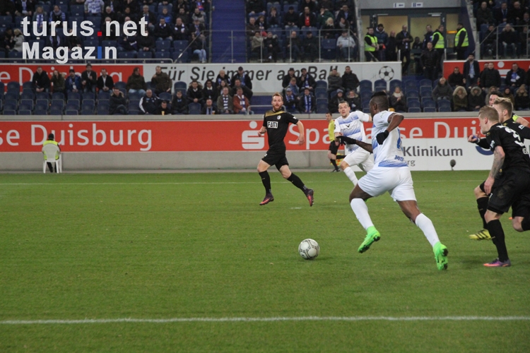 Spielszenen Duisburg gegen Magdeburg