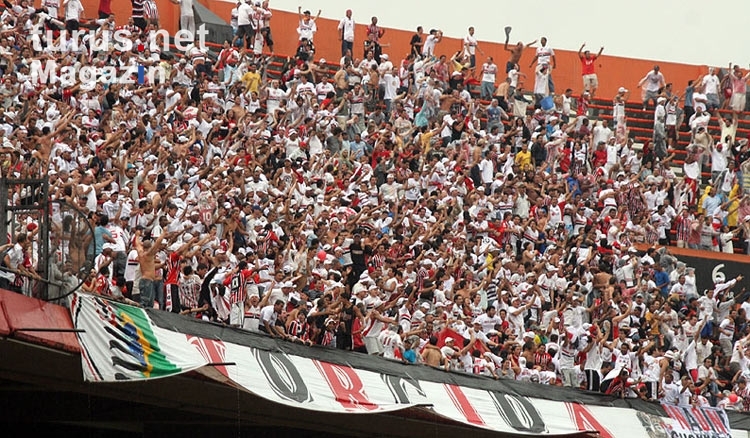 Fanblock der Anhänger des FC São Paulo beim Derby gegen SE Palmeiras, (Foto: T. Hänsch www.unveu.de)