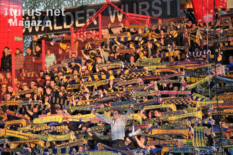 Tolle Stimmung. Fans von Eintracht Braunschweig bei Union Berlin