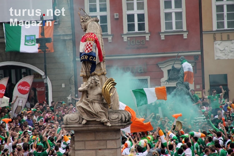 Irische Fans lassen es in Poznan qualmen