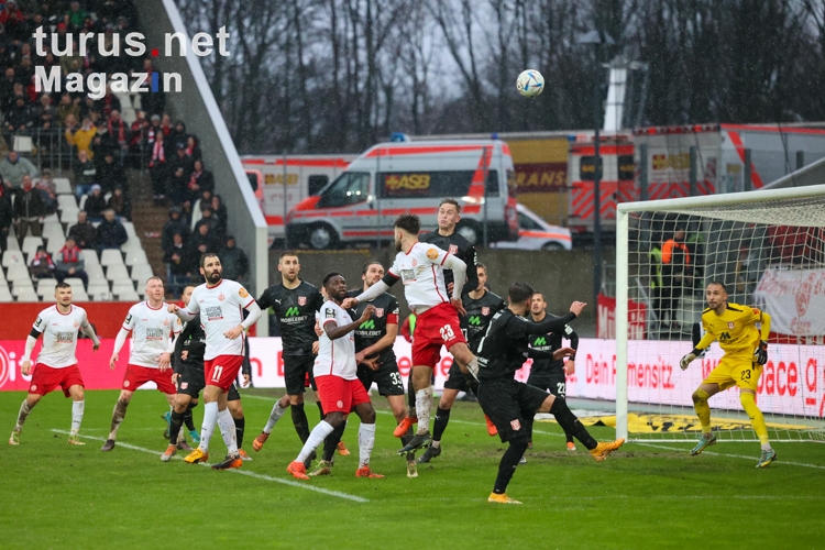 Rot-Weiss Essen vs. Hallescher FC 14.01.2023 Spielszene