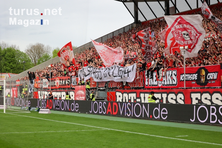 Rot-Weiss Essen Spruchband Liga 4 gegen MSV Duisburg 07.04.2024