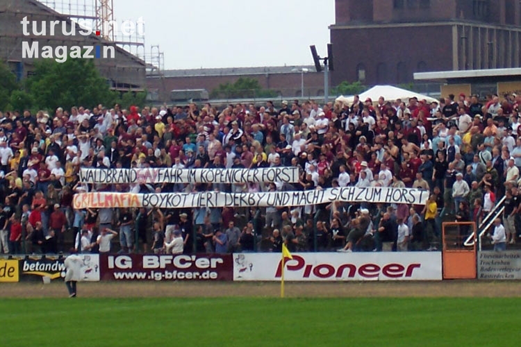 Spruchband beim Derby BFC Dynamo vs. 1. FC Union Berlin, 2006