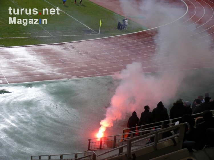 Pyro von Paris FC Fans gegen US Créteil 12-01-2013