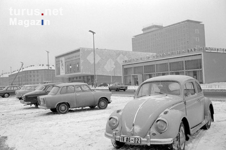 Kino International und Mokka Eis Bar in Ostberlin, 60er Jahre