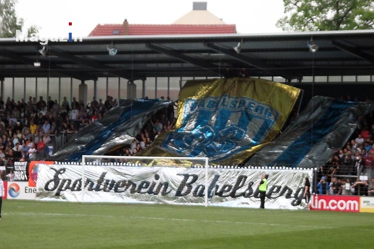 Fans und Ultras des SV Babelsberg 03 beim Heimspiel gegen Dynamo Dresden