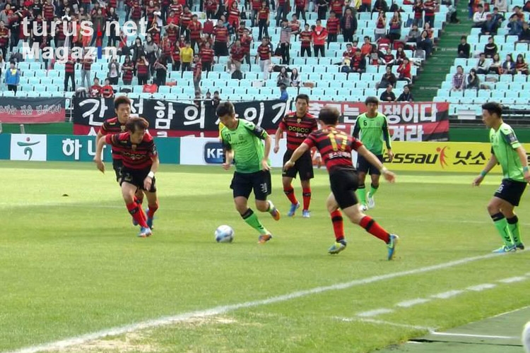 Jeonbuk Motors vs. Pohang Steelers im Jeonju World Cup Stadium