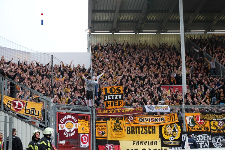Fans der SG Dynamo Dresden in Cottbus