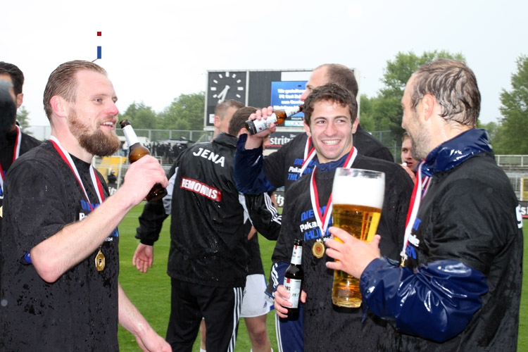 FC Carl Zeiss Jena feiert Pokalsieg 2014