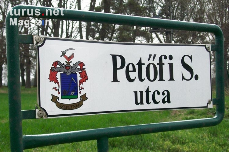 Petöfi S. Utca in einer Ortschaft nahe der ungarisch-serbischen Grenze