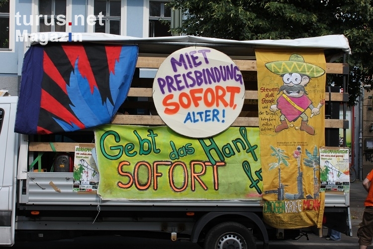 Spreeparade 16. Juli 2011, Demoparade gegen Mediaspree in Berlin, Motto: Bürgerentscheid umsetzen
