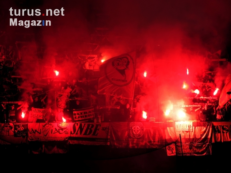 Fans von Young Boys Bern zünden Pyrotechnik