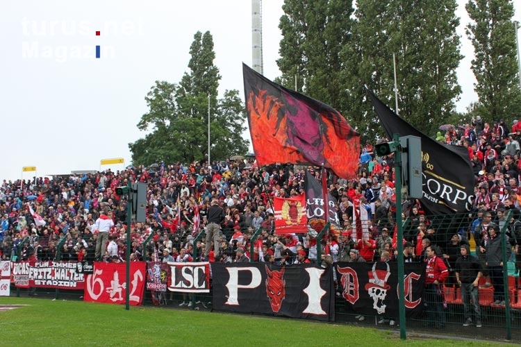 Fans und Ultras des 1. FC Kaiserslautern beim BFC Dynamo, 30. Juli 2011