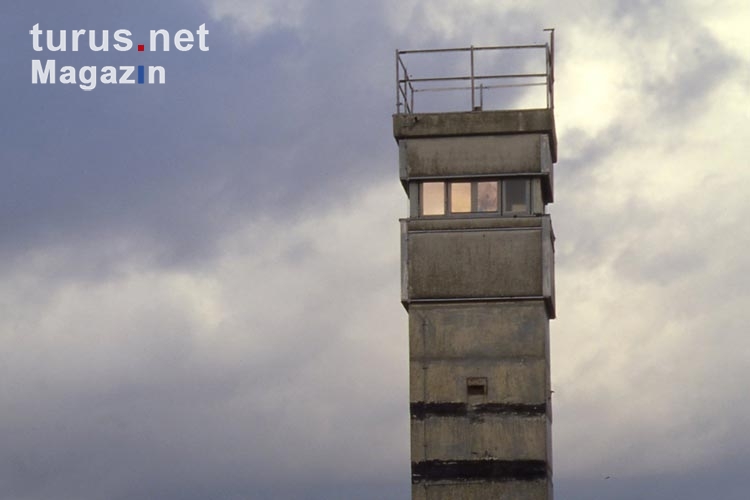 Grenzturm / Beobachtungsturm der DDR-Grenztruppen an der Elbe