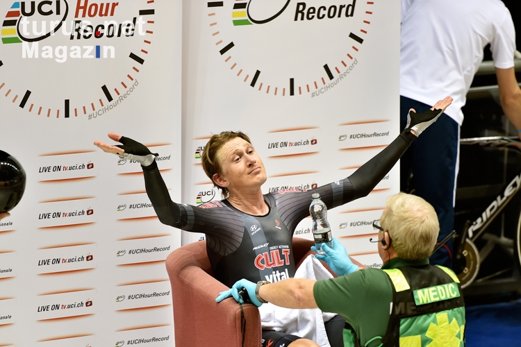 Stundenweltrekordversuch von Gustav Erik Larsson