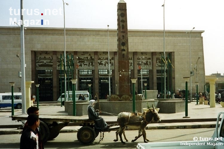 Bahnhof von Luxor am Nil im südlichen Ägypten