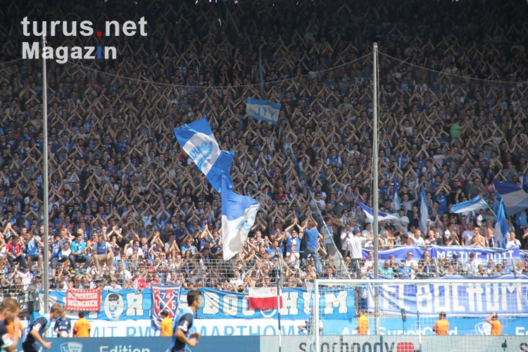 Support der Bochumer Fans im Heimspiel gegen Duisburg