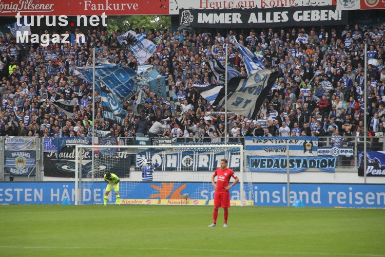 Duisburg Fans gegen Bielefeld