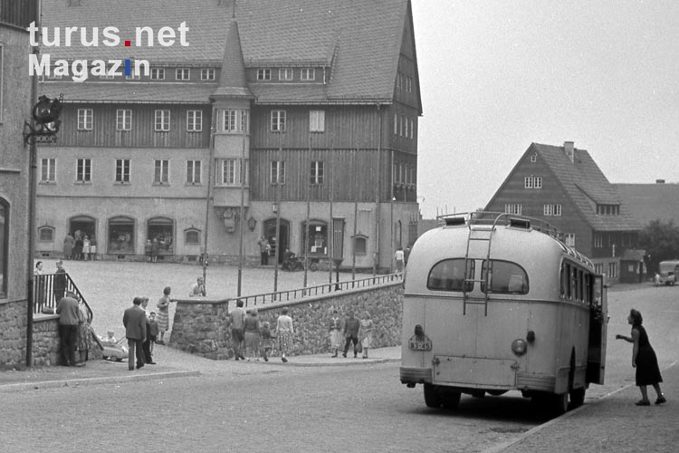 Reisebus in Eisenach (DDR), Mitte der 50er Jahre