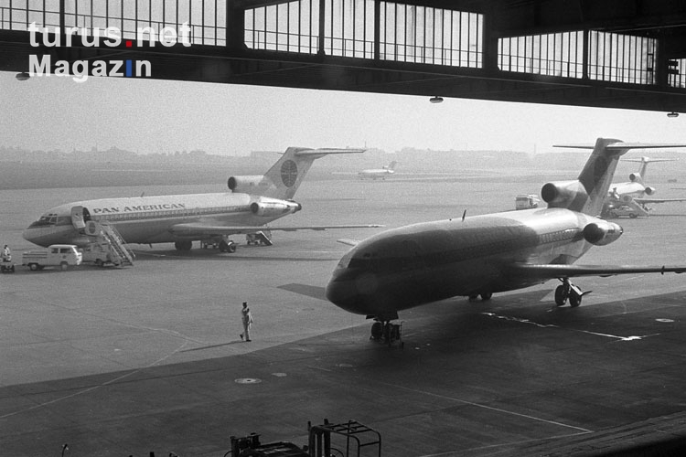Flugzeuge der US-Airline Panam auf dem Flughafen Berlin-Tempelhof, 1960er Jahre