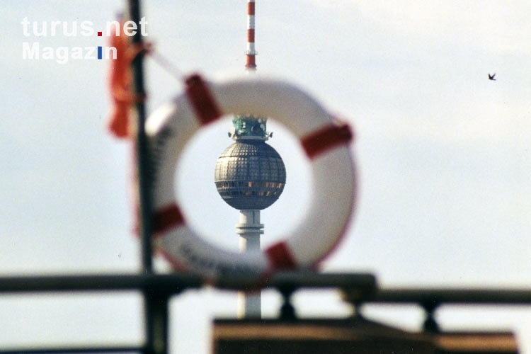 Rettungsring um den Berliner Fernsehturm