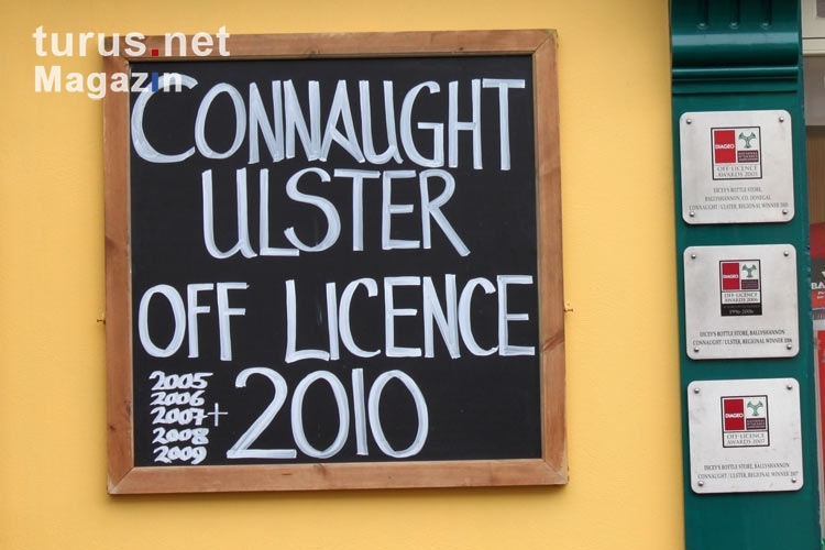 Pub in der irischen Kleinstadt Ballyshannon im County Donegal
