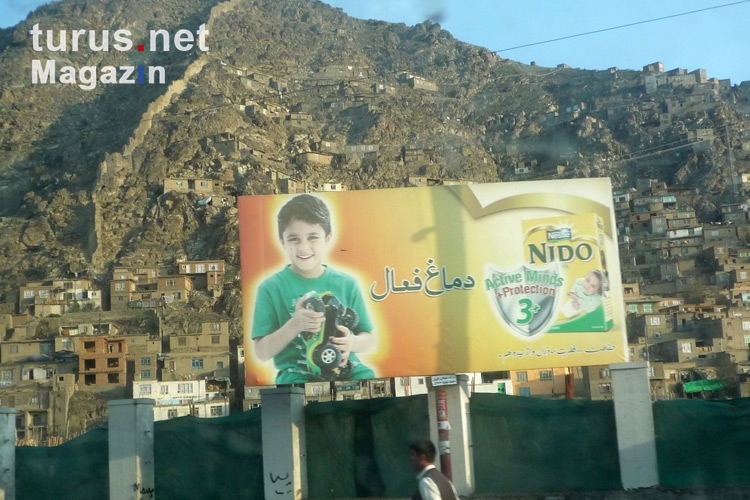 Werbung für Kindernahrung in der afghanischen Hauptstadt Kabul, Islamische Republik Afghanistan