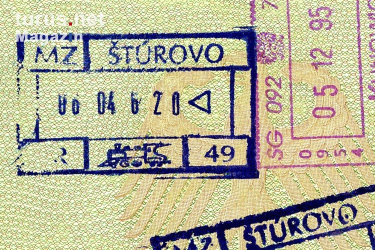 slowakischer Stempel im Reisepass, Grenzübergang Stúrovo, Grenzkontrolle in der Eisenbahn