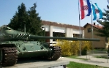 Mahnmal mit Panzer am Rande von Vukovar
