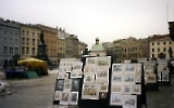 Kunstgewerbeverkauf auf dem Marktplatz in der Krakauer Altstadt / Krakow im Winter 2000