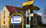 Bushaltestelle in einem tschechischen Dorf