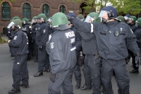 Polizei auf der 1. Mai Demonstration 2013 in Berlin
