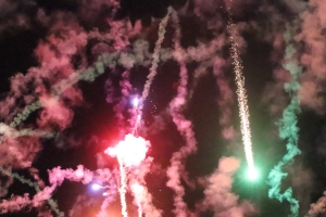 Feuerwerk und Lasershow im Lindenhofer Park