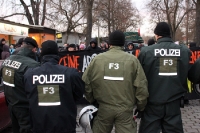 Protest / Demo am S-Bhf Spindlersfeld in Berlin: Gegen Abschiebehaft auf dem Flughafen Schönefeld