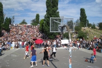 Basketball im Berliner Mauerpark