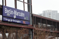 Skurrile Überführung am S-Bahnhof Marzahn