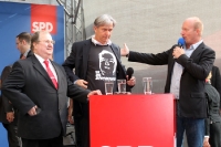 Berlins Bürgermeister Klaus Wowereit beim Wahlkampf in Neukölln