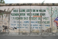 Die East Side Gallery am einstigen Mauerstreifen in Berlin