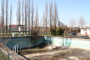verlassenes Schwimmbad in Lichtenberg
