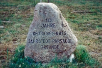 Gedenkstein an die deutsch-deutsche Grenze in Jahrstedt, 10 Jahre deutsche Einheit 