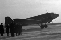 Sowjetisches Flugzeug mit Delegation, L4768, auf Berliner Flughafen, 1949