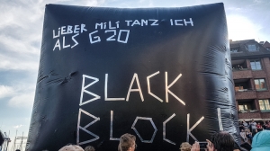 Smash G 20 / Black Block / Start der Demo in Hamburg