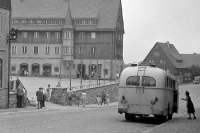 Reisebus in Eisenach (DDR), Mitte der 50er Jahre